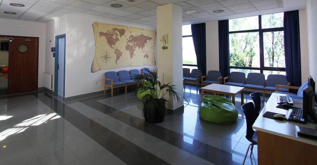 Bilbao Hostel Exterior photo